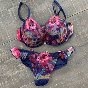 Victoria’s Secret set